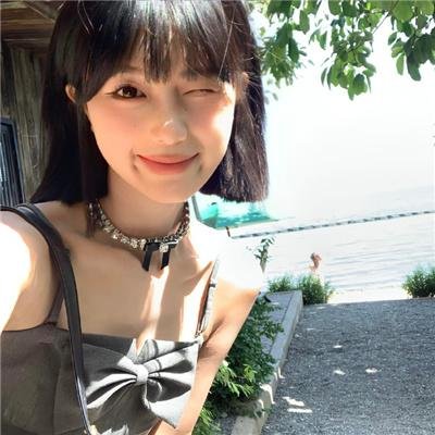 玉女含苞朵朵开